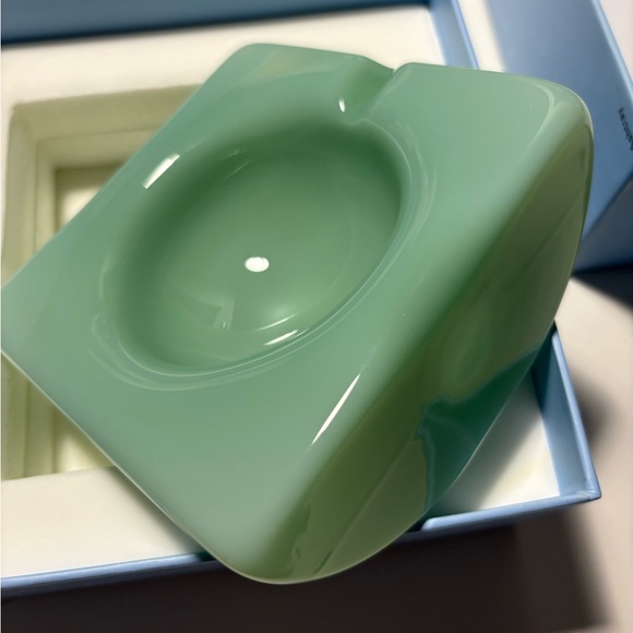 NWT Urban Outfitters Yew Yew Half-Circle Ashtray - Picture 12 of 12